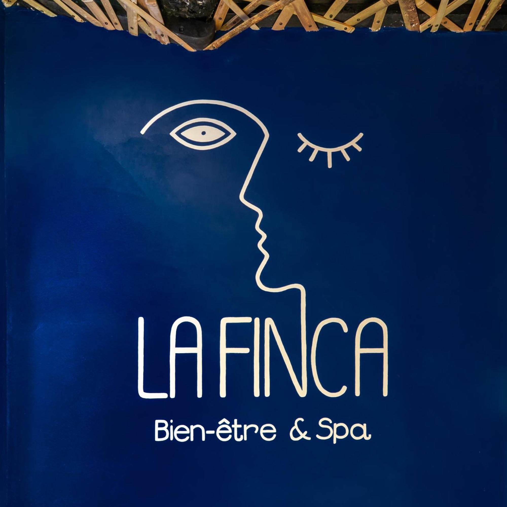 La Finca Hotel & Spa Paris Exterior photo